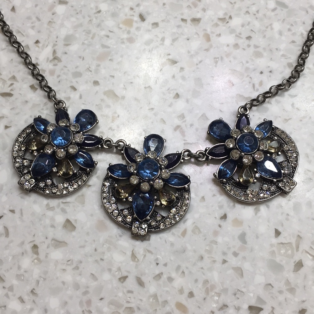 Striking blue necklace